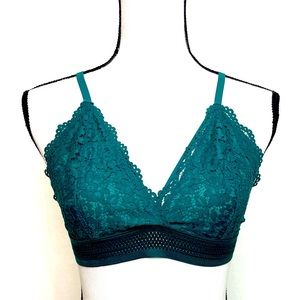 NWOT Aqua blue green bra bralette with lace & front strap details in a size XL